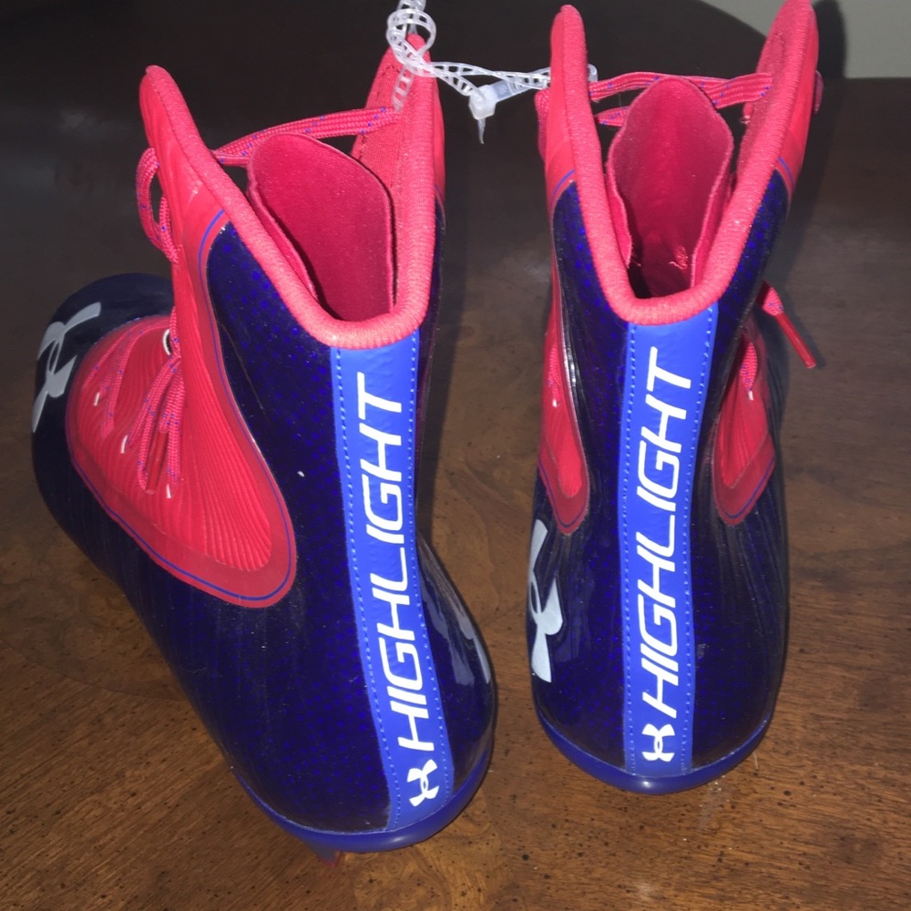 Under Armour Cleats - Picture 2 of 4